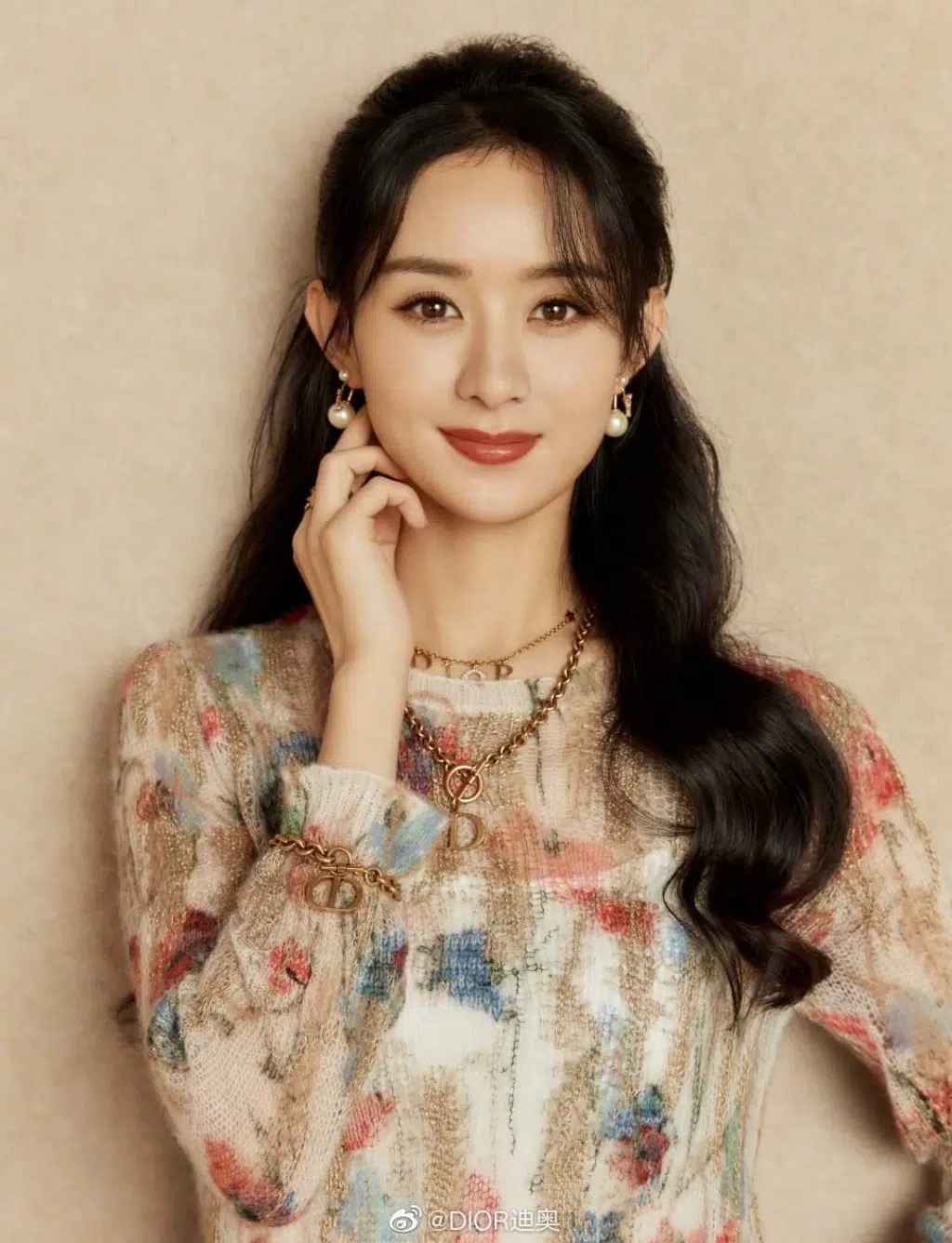 Trong khi Triệu Lệ Dĩnh lại không muốn.