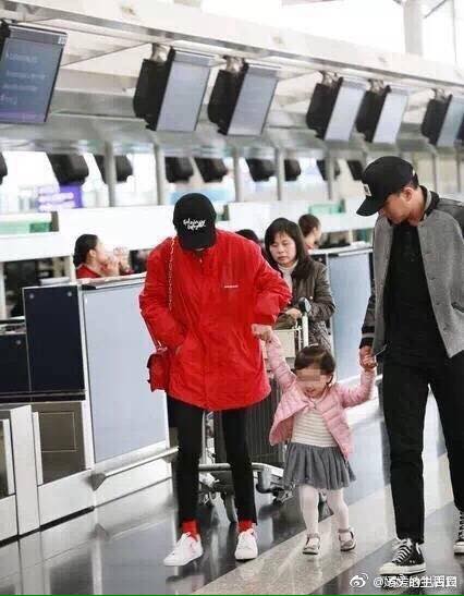 Dương Mịch và Lưu Khải Uy thời còn mặn nồng. Ảnh Sina Dương Mịch và Lưu Khải Uy thời còn mặn nồng. Ảnh Sina