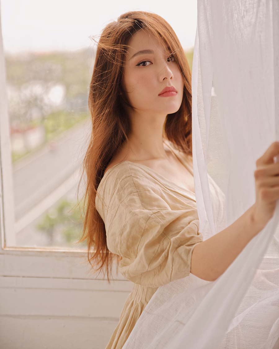 Diễm My cho rằng tuổi 30 cô có nhiều trải nghiệm hơn trong cuộc sống nên suy nghĩ, hành động chín chắn hơn. Ảnh FBNV