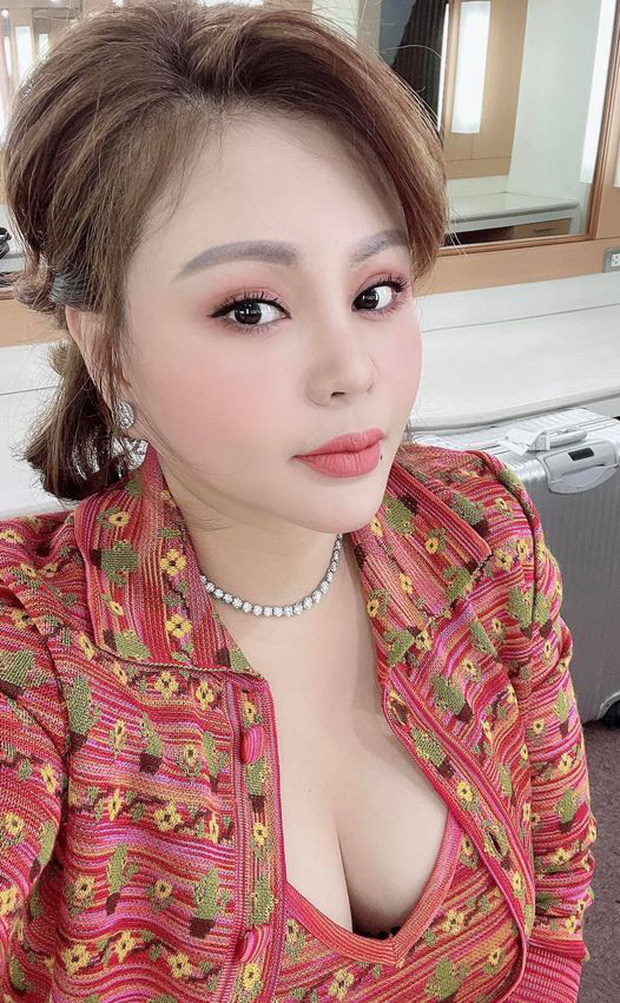 Lê Giang có nhiều chia sẻ khi tham gia phim 'Bố già'. Ảnh FBNV Lê Giang có nhiều chia sẻ khi tham gia phim 'Bố già'. Ảnh FBNV