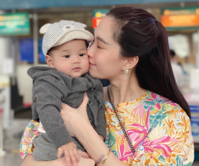 Dù là mẹ 2 con nhưng Đặng Thu Thảo vẫn rất xinh đẹp. Ảnh FBNV Dù là mẹ 2 con nhưng Đặng Thu Thảo vẫn rất xinh đẹp. Ảnh FBNV