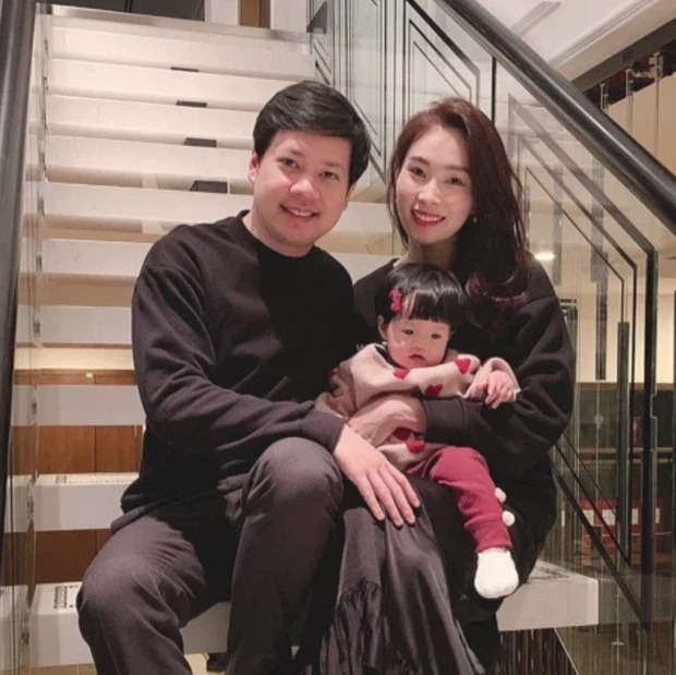 Đặng Thu Thảo có cuộc sống hạnh phúc bên ông xã doanh nhân. Ảnh FBNV Đặng Thu Thảo có cuộc sống hạnh phúc bên ông xã doanh nhân. Ảnh FBNV