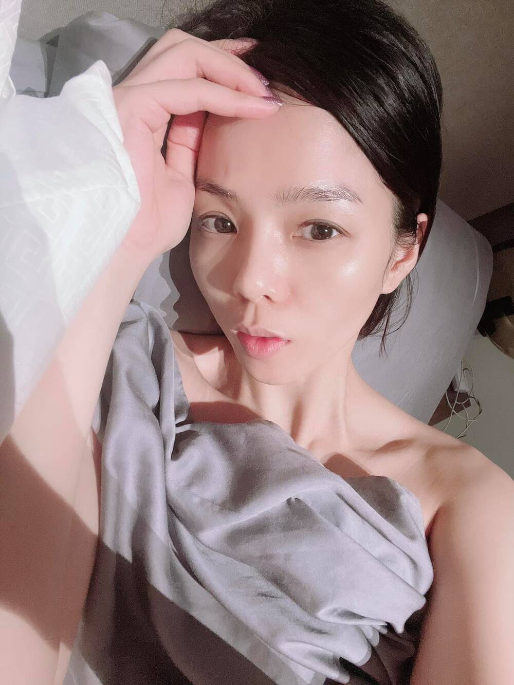 Lệ Quyên chia sẻ hình ảnh 'giường chiếu' thu hút sự chú ý. Ảnh FBNV