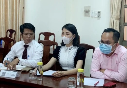 Thơ Nguyễn lên làm việc với cơ quan chức năng vì đăng tải video có nội dung gây tranh cãi. Thơ Nguyễn lên làm việc với cơ quan chức năng vì đăng tải video có nội dung gây tranh cãi.