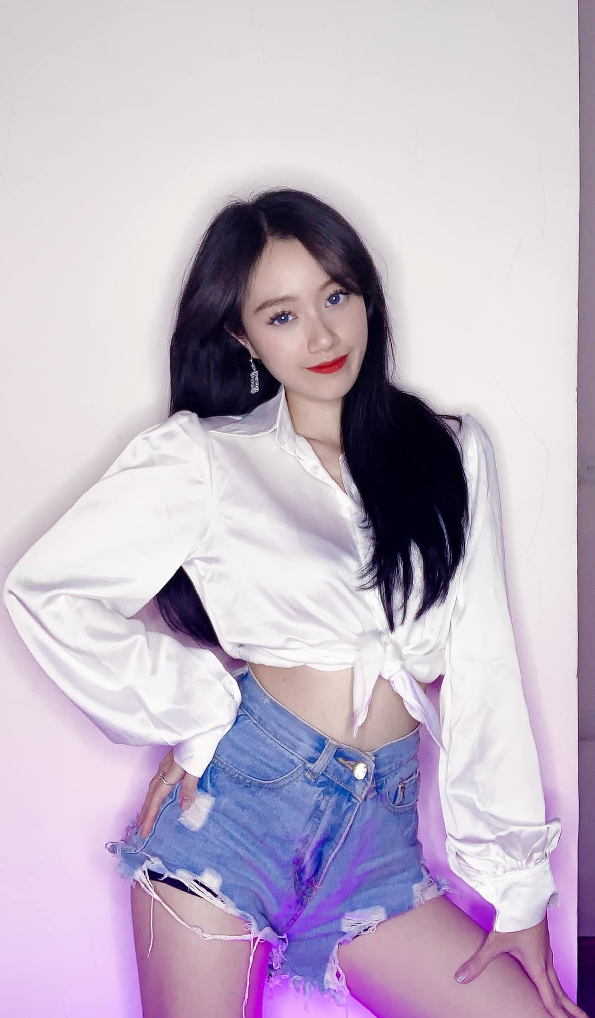 Phương Hoa gây ấn tượng khi sở hữu thân hình chuẩn cùng nhan sắc xinh đẹp. Ảnh FBNV Phương Hoa gây ấn tượng khi sở hữu thân hình chuẩn cùng nhan sắc xinh đẹp. Ảnh FBNV