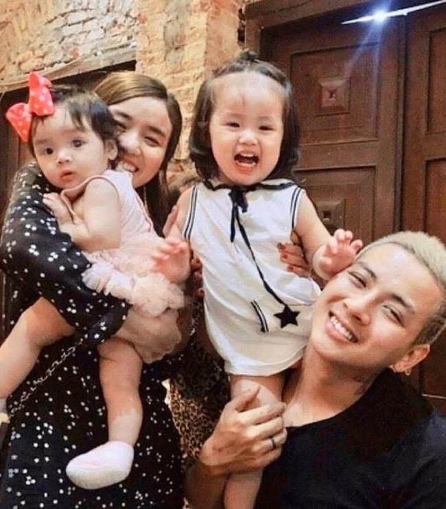 Gia đình hạnh phúc của Bảo Ngọc cùng Hoài Lâm thời cọn mặn nồng. Ảnh FBNV