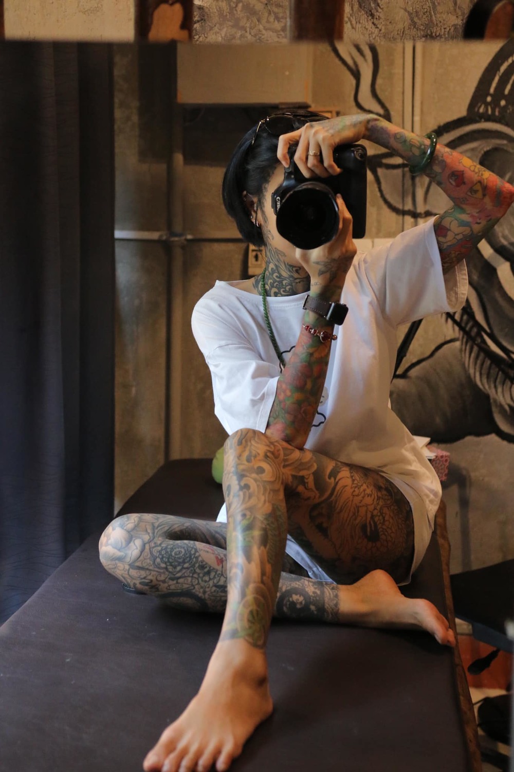 Nữ thợ xăm trên có tên Phạm Thị Huỳnh Mai hiện sinh sống và làm việc tại Sài Gòn. Ảnh internet