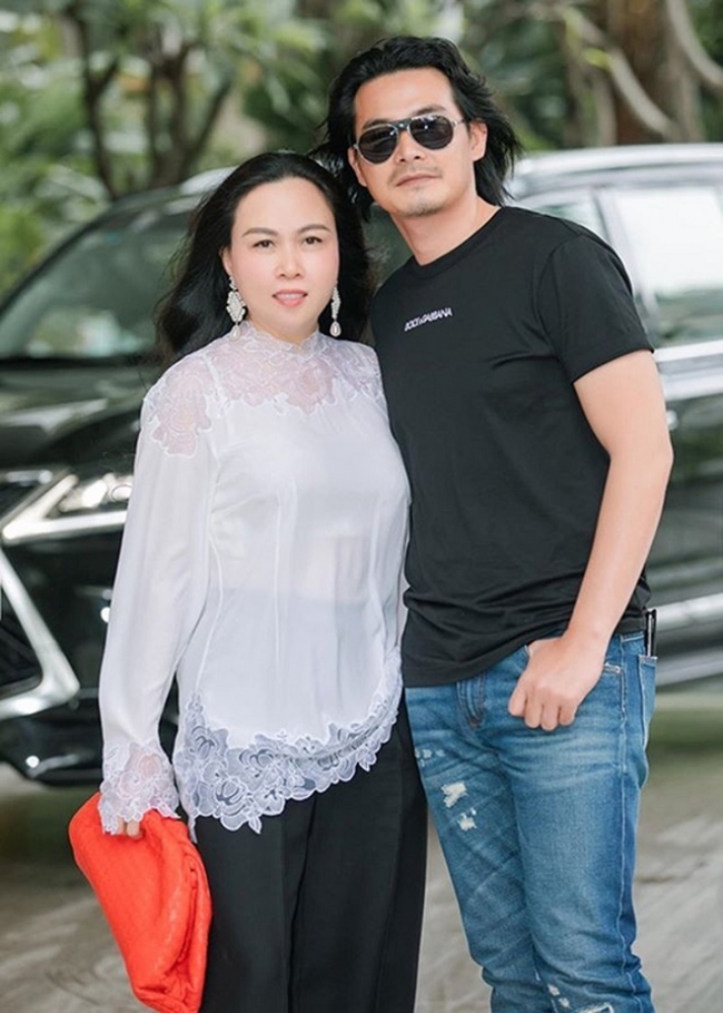 Phương Chanel bất ngờ lên tiếng xác nhận đã đường ai nấy đi với Quách Ngọc Ngoan sau 6 năm gắn bó. Ảnh internet Phương Chanel bất ngờ lên tiếng xác nhận đã đường ai nấy đi với Quách Ngọc Ngoan sau 6 năm gắn bó. Ảnh internet