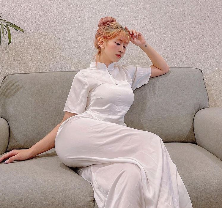 Hot Tiktoker Lê Bống và những màn tạo dáng, ăn mặc không giống ai - Ảnh 1 Hot Tiktoker Lê Bống và những màn tạo dáng, ăn mặc không giống ai - Ảnh 1