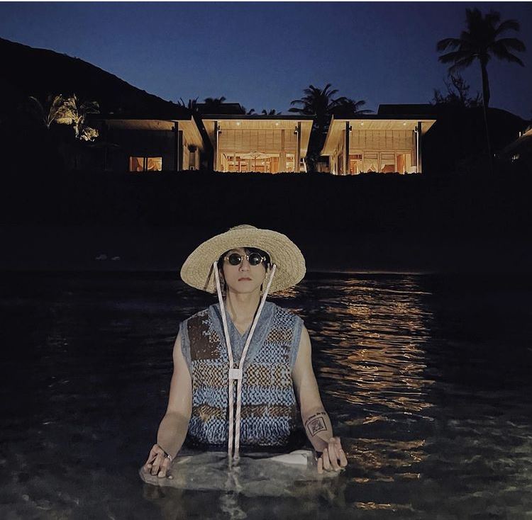 Sơn Tùng đăng ảnh giữa đêm thu hút sự chú ý. Ảnh internet