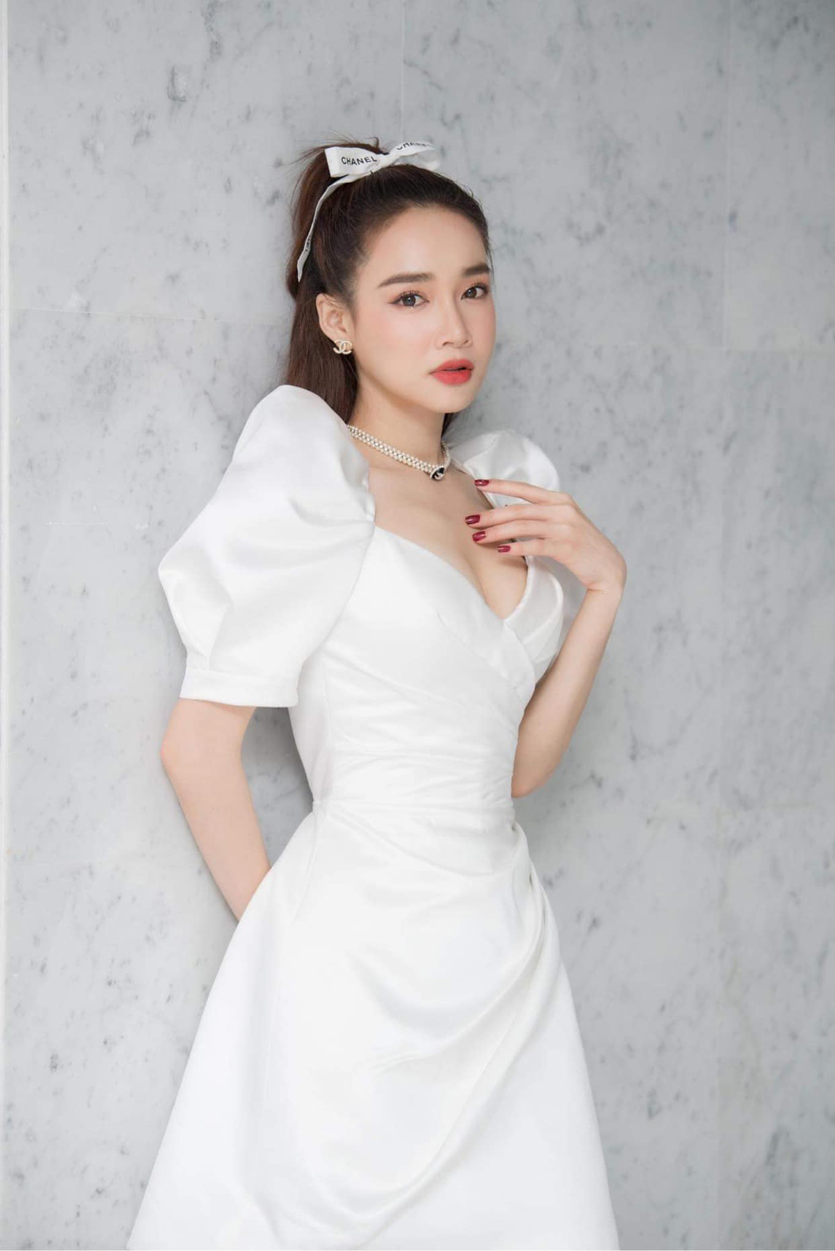 Đạo diễn Nhất Trung khẳng định người mình tố mắc bệnh ngôi sao chính là Nhã Phương. Đạo diễn Nhất Trung khẳng định người mình tố mắc bệnh ngôi sao chính là Nhã Phương.