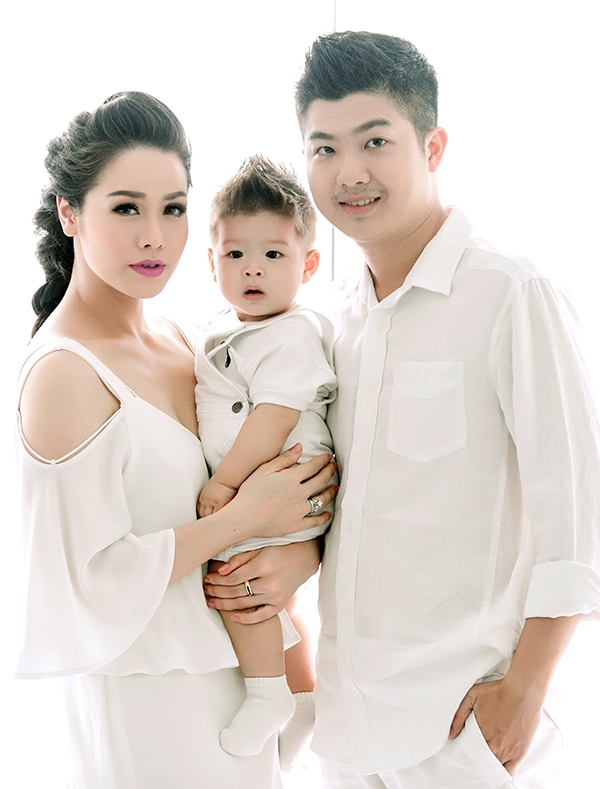 Gia đình từng hạnh phúc của Nhật Kim Anh. Ảnh internet Gia đình từng hạnh phúc của Nhật Kim Anh. Ảnh internet