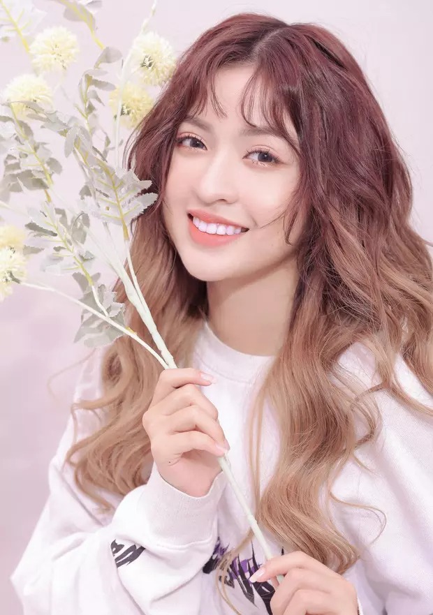TikTok 'trứng rán cần mỡ' khoe nhan sắc xinh đẹp khi. Ảnh: Internet TikTok 'trứng rán cần mỡ' khoe nhan sắc xinh đẹp khi. Ảnh: Internet