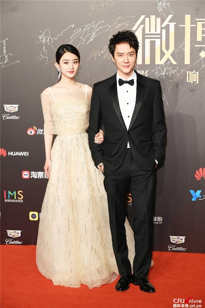 Lộ hình ảnh Triệu Lệ Dĩnh dọn khỏi nhà Phùng Thiệu Phong, cả hai lần đầu giáp mặt nhau - Ảnh 2