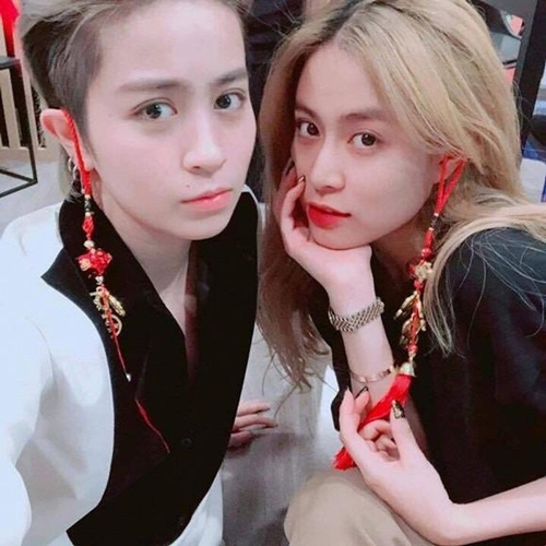 Mối quan hệ của Hoàng Thùy Linh và Gil Lê vẫn là mối quan hệ nhận được nhiều sự quan tâm từ cộng đồng mạng. Mối quan hệ của Hoàng Thùy Linh và Gil Lê vẫn là mối quan hệ nhận được nhiều sự quan tâm từ cộng đồng mạng.