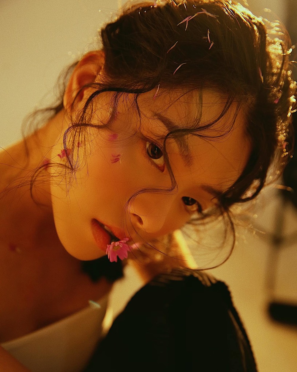 Nữ chính MV 'Muộn rồi mà sao còn' tỏ thái độ lạ sau khi bị khui chuyện từng cà khịa Sơn Tùng - Ảnh 1