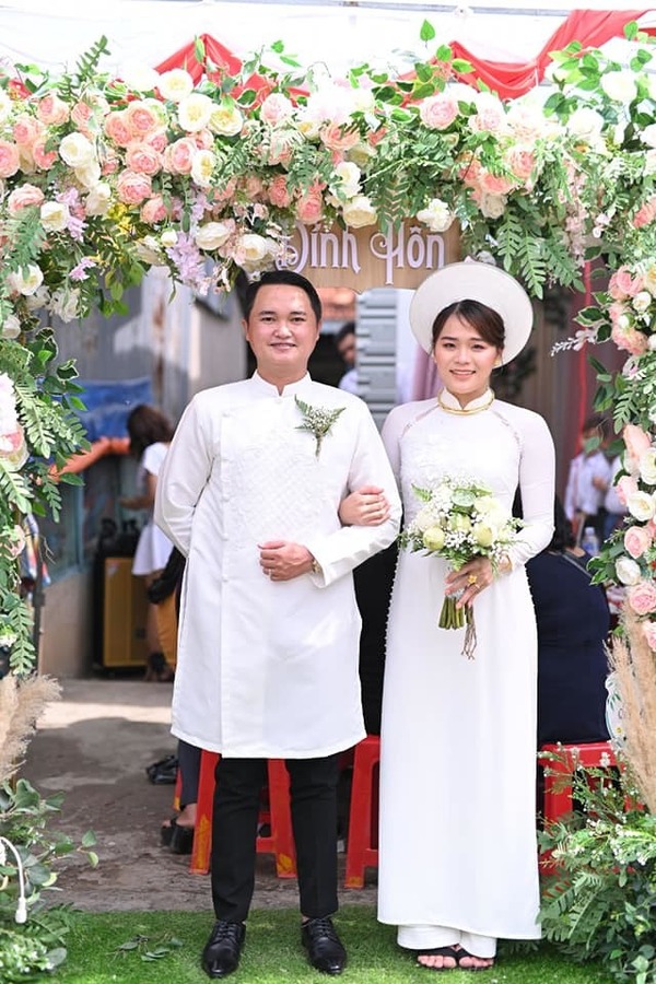 Ngân Thảo kết hôn với bạn trai. Ảnh FBNV Ngân Thảo kết hôn với bạn trai. Ảnh FBNV