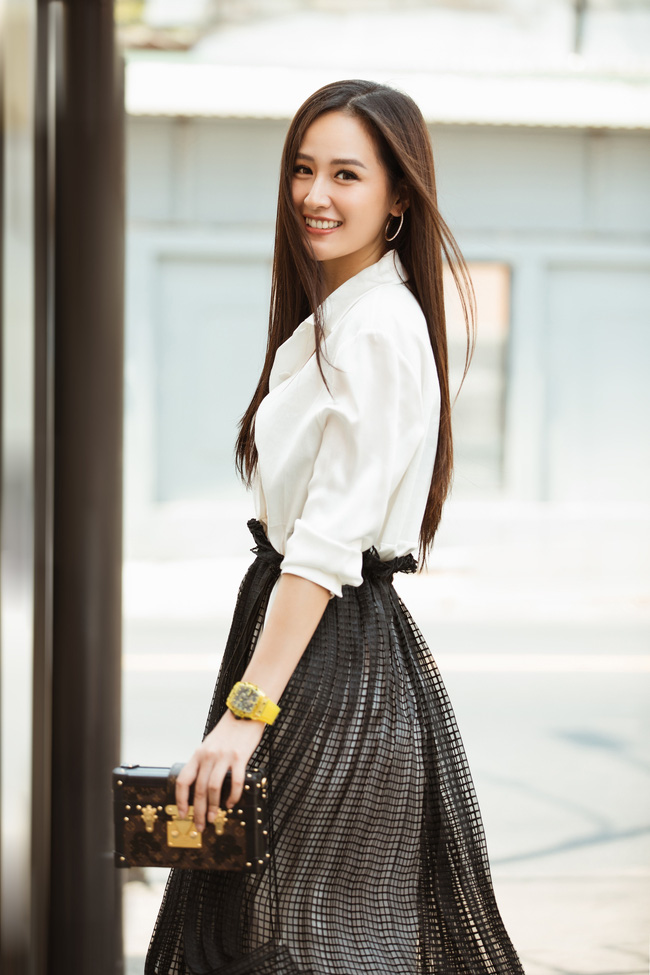 Mai Phương Thúy bất ngờ tiết lộ bí quyết vay tiền của bạn trai khiến dân tình 'dở khóc dở cười' - Ảnh 1 Mai Phương Thúy bất ngờ tiết lộ bí quyết vay tiền của bạn trai khiến dân tình 'dở khóc dở cười' - Ảnh 1