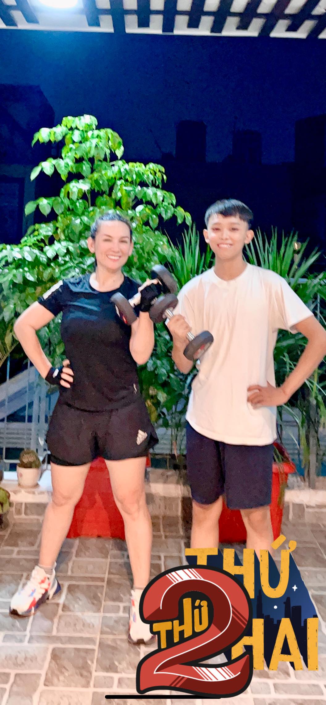 Phi Nhung khoe ảnh tập thể dục cùng Hồ Văn Cường. Ảnh FBNV