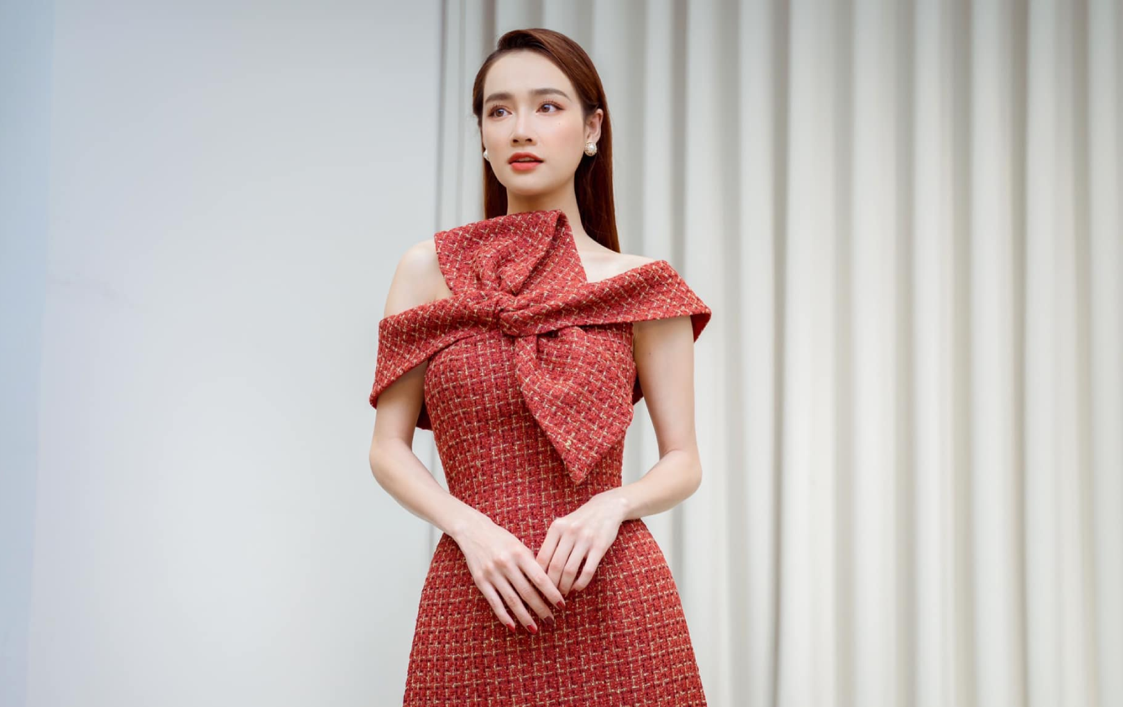 Nhã Phương lộ thân hình gầy đến mức báo động: Fan gào thét 'đẹp chỗ nào' - Ảnh 2 Nhã Phương lộ thân hình gầy đến mức báo động: Fan gào thét 'đẹp chỗ nào' - Ảnh 2