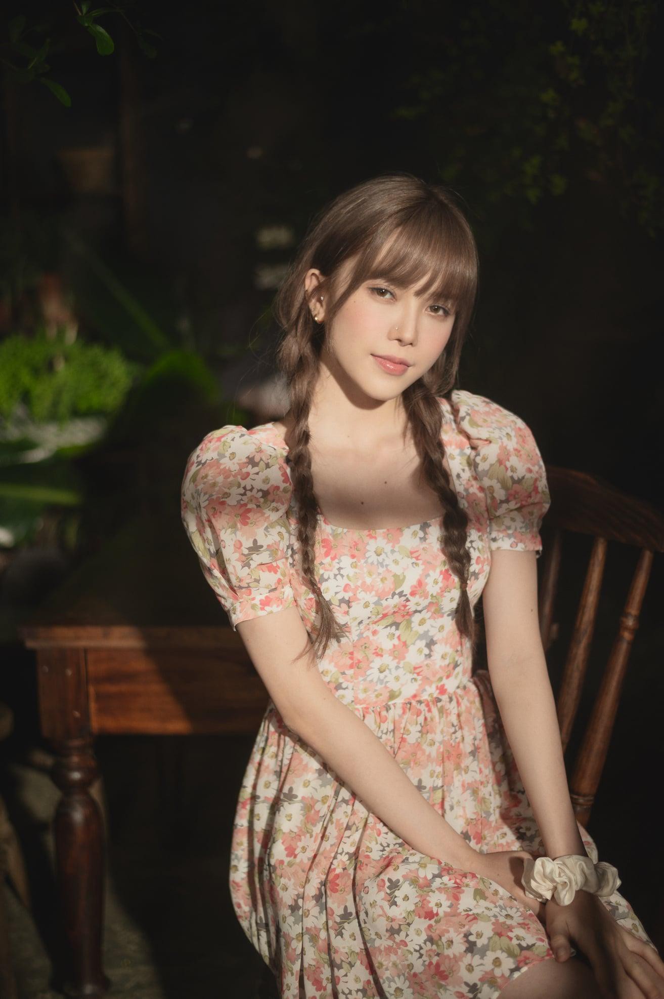 Hình ảnh một màu của Thiều Bảo Trâm nhận nhiều lời chê bai. Ảnh FBNV