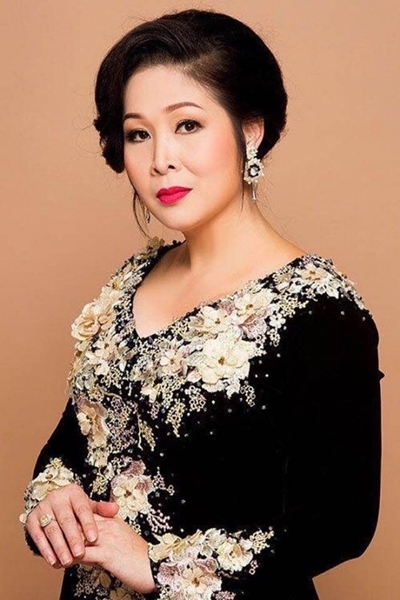 Hồng Vân lên tiếng nói về ồn ào với bà PH thời gian qua. Hồng Vân lên tiếng nói về ồn ào với bà PH thời gian qua.