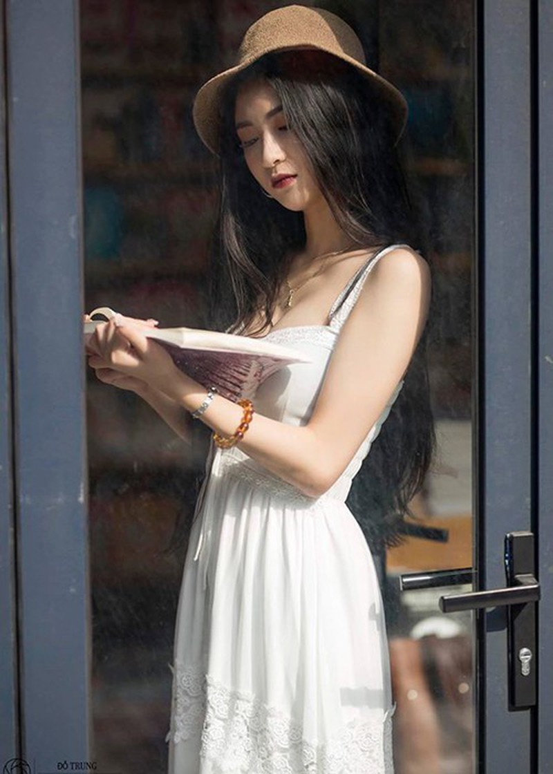 Soi chân dung của hotgirl Vũ Thị Anh Thư thi Hoa hậu Việt Nam - Ảnh 4 Soi chân dung của hotgirl Vũ Thị Anh Thư thi Hoa hậu Việt Nam - Ảnh 4