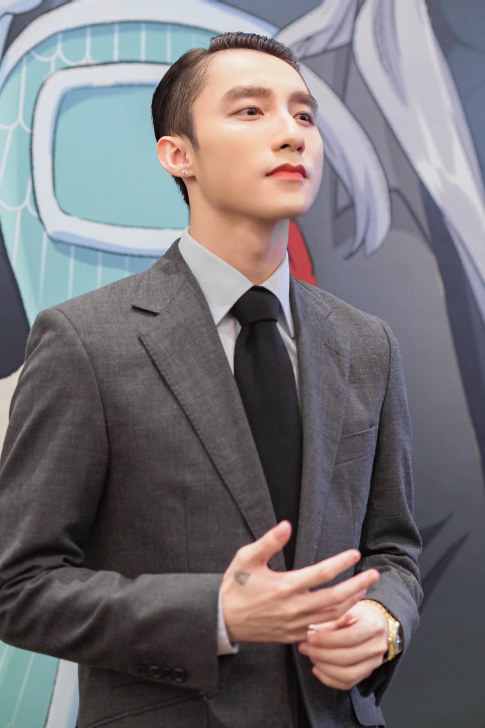 Sơn Tùng lần đầu hé lộ bí mật trên cơ thể được giấu kín bấy lâu khiến fan sôi sục - Ảnh 4 Sơn Tùng lần đầu hé lộ bí mật trên cơ thể được giấu kín bấy lâu khiến fan sôi sục - Ảnh 4