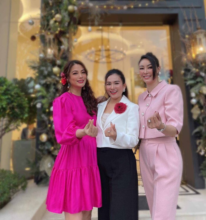 Diện trang phục màu hồng, Trương Ngọc Ánh tiếp tục lộ thân hình kém thon gọn - Ảnh 2 Diện trang phục màu hồng, Trương Ngọc Ánh tiếp tục lộ thân hình kém thon gọn - Ảnh 2