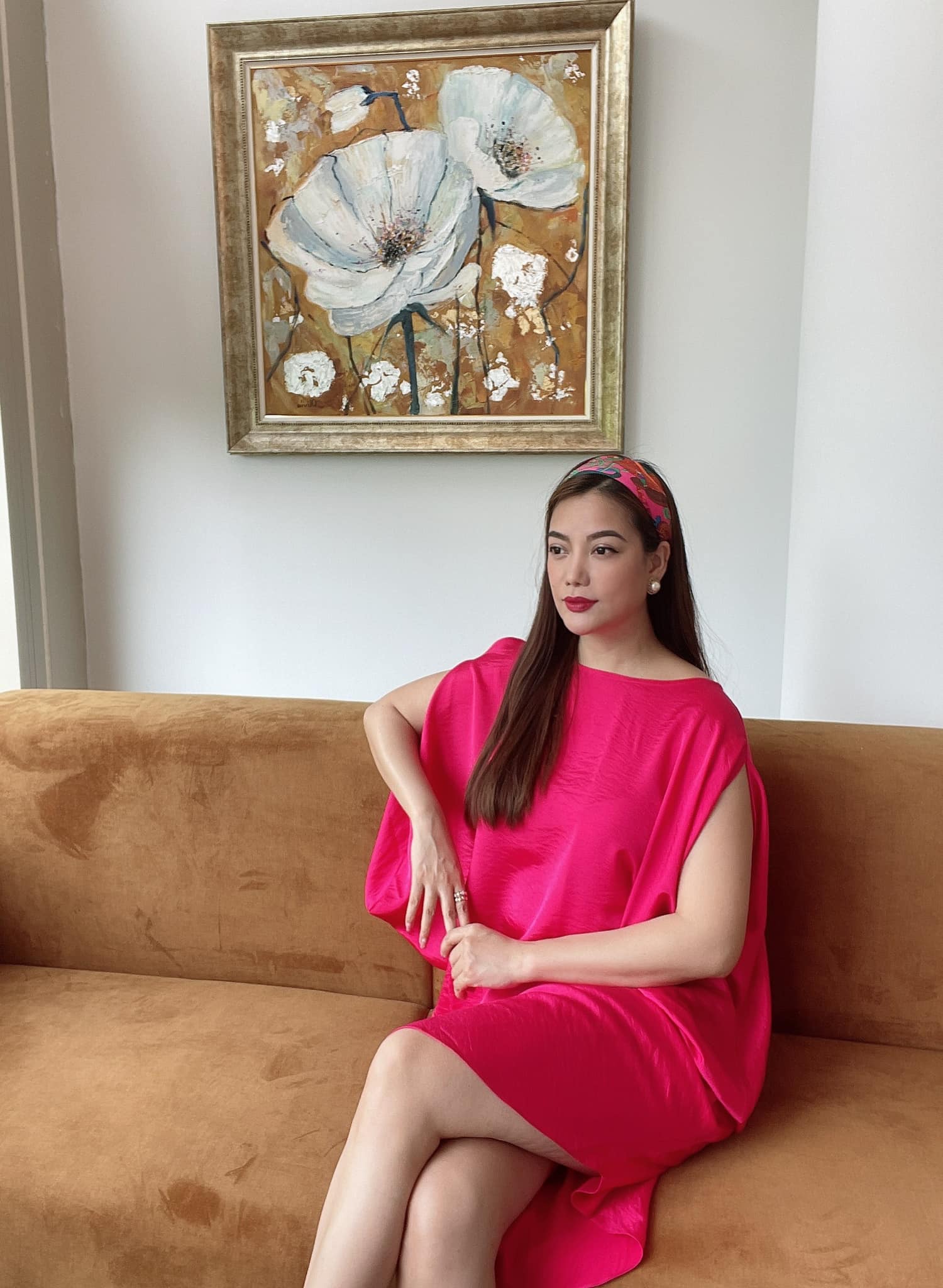 Trương Ngọc Ánh lộ vai u bắp thịt. Ảnh FBNV Trương Ngọc Ánh lộ vai u bắp thịt. Ảnh FBNV