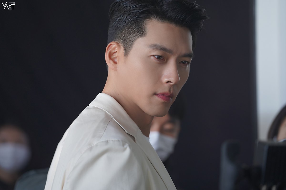 Hyun Bin có màn 'lột xác' ngoạn mục về ngoại hình sau khi bị chê phát tướng 3 Hyun Bin có màn 'lột xác' ngoạn mục về ngoại hình sau khi bị chê phát tướng 3
