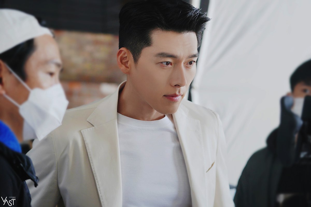 Hyun Bin có màn 'lột xác' ngoạn mục về ngoại hình sau khi bị chê phát tướng 2 Hyun Bin có màn 'lột xác' ngoạn mục về ngoại hình sau khi bị chê phát tướng 2