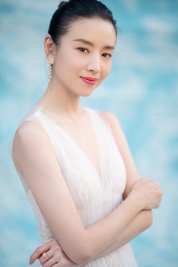 Đổng Khiết từng là nữ diễn viên tài năng, xinh đpẹ của showbiz Hoa ngữ. Đổng Khiết từng là nữ diễn viên tài năng, xinh đpẹ của showbiz Hoa ngữ.
