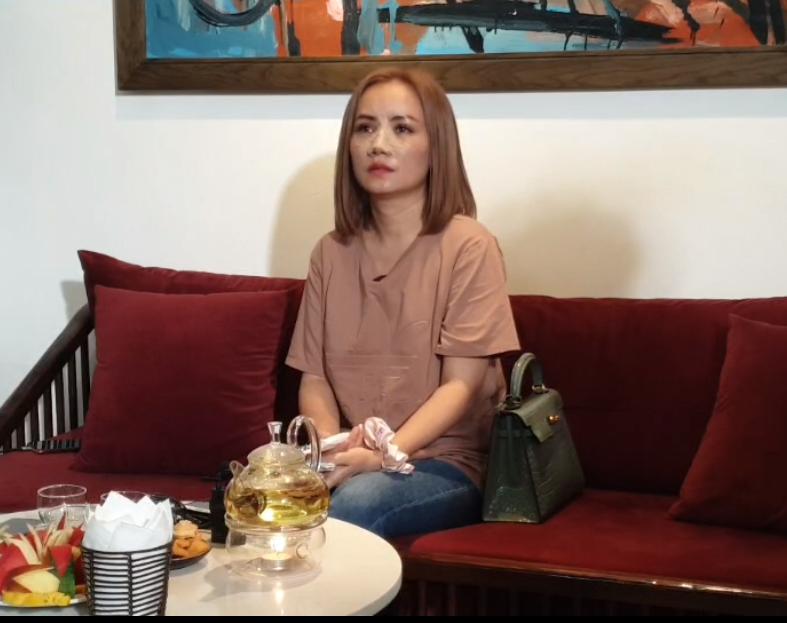 Lộ tin nhắn giữa diễn viên Hoàng Yến và chồng cũ sau khi bị 'đi đường quyền' 1 Lộ tin nhắn giữa diễn viên Hoàng Yến và chồng cũ sau khi bị 'đi đường quyền' 1