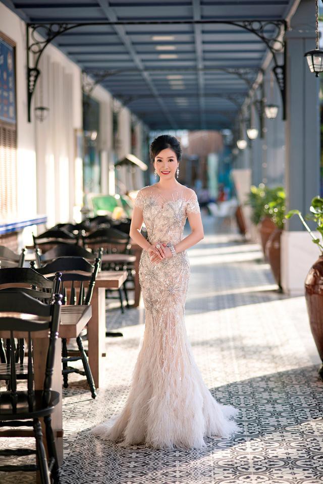 Hoa hậu Bùi Bích Phương lộ nhan sắc ở tuổi U50 sau 33 năm đăng quang 8 Hoa hậu Bùi Bích Phương lộ nhan sắc ở tuổi U50 sau 33 năm đăng quang 8