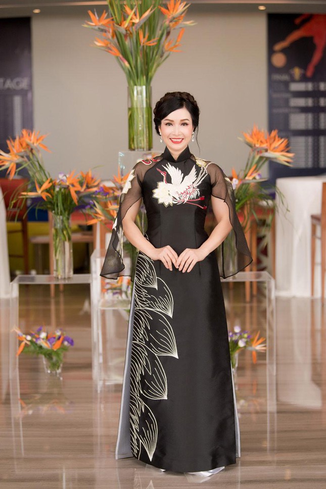 Hoa hậu Bùi Bích Phương lộ nhan sắc ở tuổi U50 sau 33 năm đăng quang 4 Hoa hậu Bùi Bích Phương lộ nhan sắc ở tuổi U50 sau 33 năm đăng quang 4