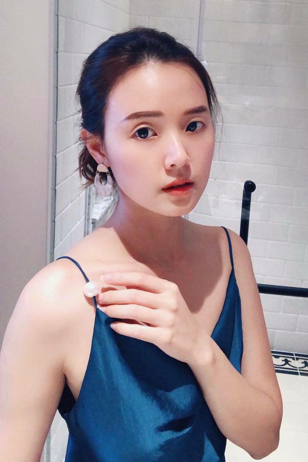 Midu để lộ mặt mộc tại nhà: Liệu còn xứng danh 'thần tiên tỷ tỷ' - Ảnh 3 Midu để lộ mặt mộc tại nhà: Liệu còn xứng danh 'thần tiên tỷ tỷ' - Ảnh 3