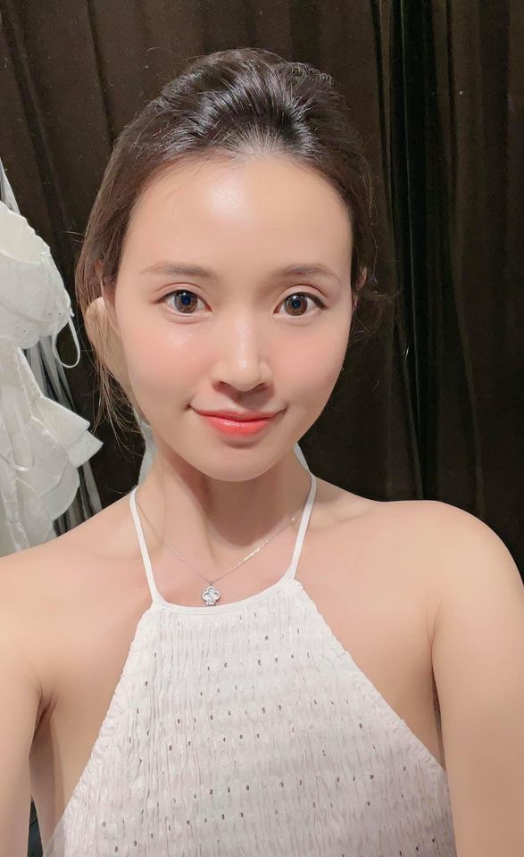 Midu để lộ mặt mộc tại nhà: Liệu còn xứng danh 'thần tiên tỷ tỷ' - Ảnh 2 Midu để lộ mặt mộc tại nhà: Liệu còn xứng danh 'thần tiên tỷ tỷ' - Ảnh 2