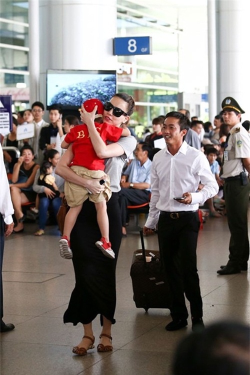 Đàm Thu Trang âm thầm làm điều mà Hồ Ngọc Hà đã từng hành động với Cường Đô la - Ảnh 2 Đàm Thu Trang âm thầm làm điều mà Hồ Ngọc Hà đã từng hành động với Cường Đô la - Ảnh 2
