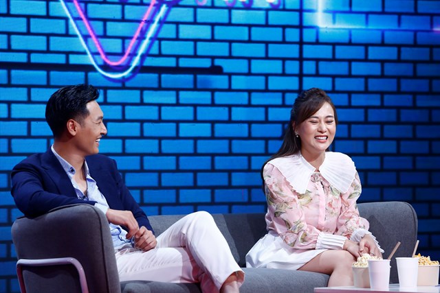 Phương Oanh và Mạnh Trường có mặt trong chương trình của VTV. Phương Oanh và Mạnh Trường có mặt trong chương trình của VTV.