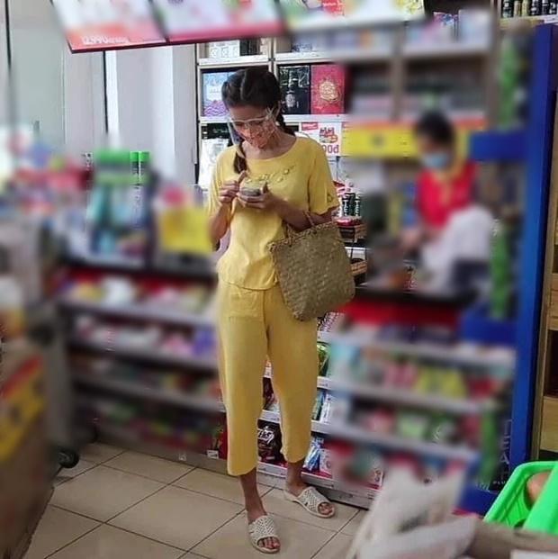 Hình ảnh 'phèn' của Minh Tú khiến người hâm mộ không nhận ra. Ảnh FBNV Hình ảnh 'phèn' của Minh Tú khiến người hâm mộ không nhận ra. Ảnh FBNV