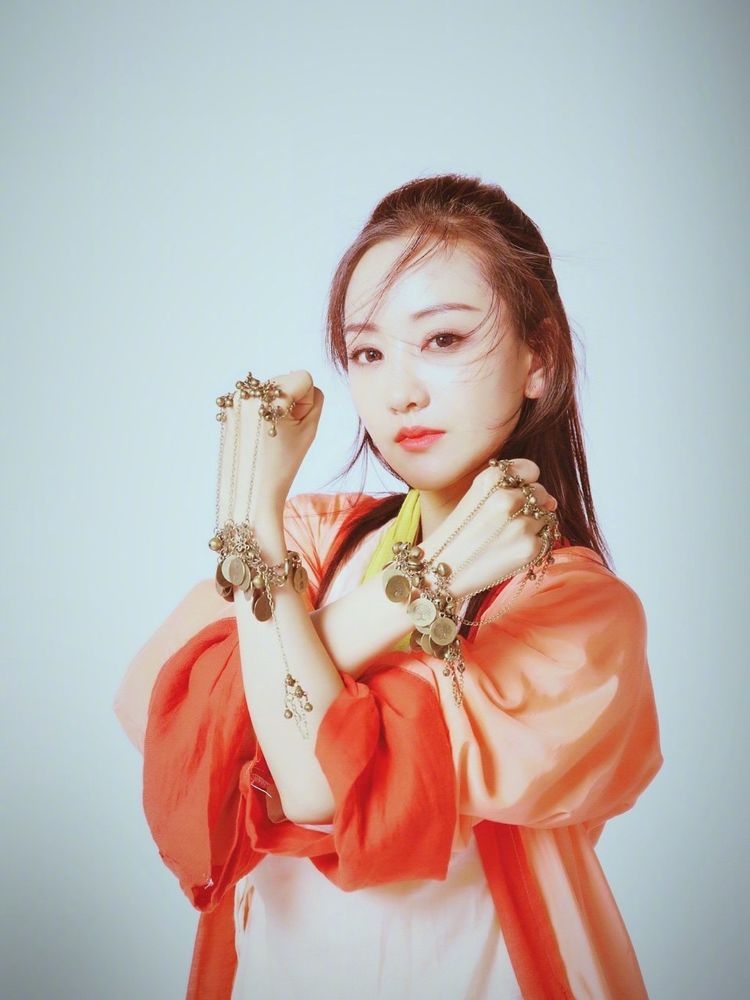 'Nín thở' với tạo hình cổ trang kinh điển của 'ác nữ vạn năm' Dương Dung: Như sinh nhầm thời đại! - Ảnh 17