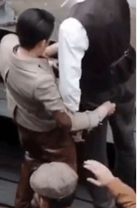 Hành động của nữ chính Bạch Lộc với Hứa Khải.