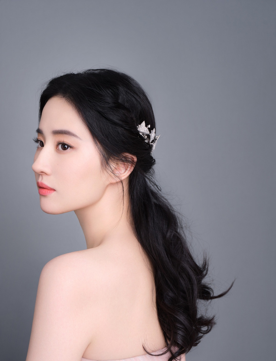 Lưu Diệc Phi là một trong những nữ diễn viên xinh đẹp qua nhiều năm vẫn không thay đổi.