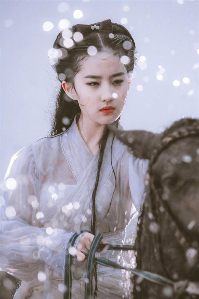 Nhan sắc của 'Tiểu Long Nữ' chưa bao giờ khiến người hâm mộ thất vọng. Đây đúng chuẩn là 'quốc bảo về nhan sắc'. Nhan sắc của 'Tiểu Long Nữ' chưa bao giờ khiến người hâm mộ thất vọng. Đây đúng chuẩn là 'quốc bảo về nhan sắc'.