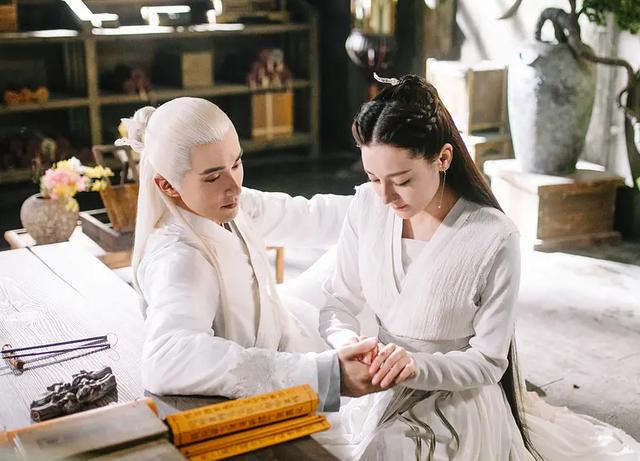 'Mỹ nhân Tân Cương' Địch Lệ Nhiệt Ba diễn xuất có hạn nhưng năng lực 'cua trai' trên phim thì có thừa! - Ảnh 2