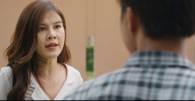 Cô vào vai nhân vật phản diện trong 'Mùa hoa tìm lại'. Cô vào vai nhân vật phản diện trong 'Mùa hoa tìm lại'.