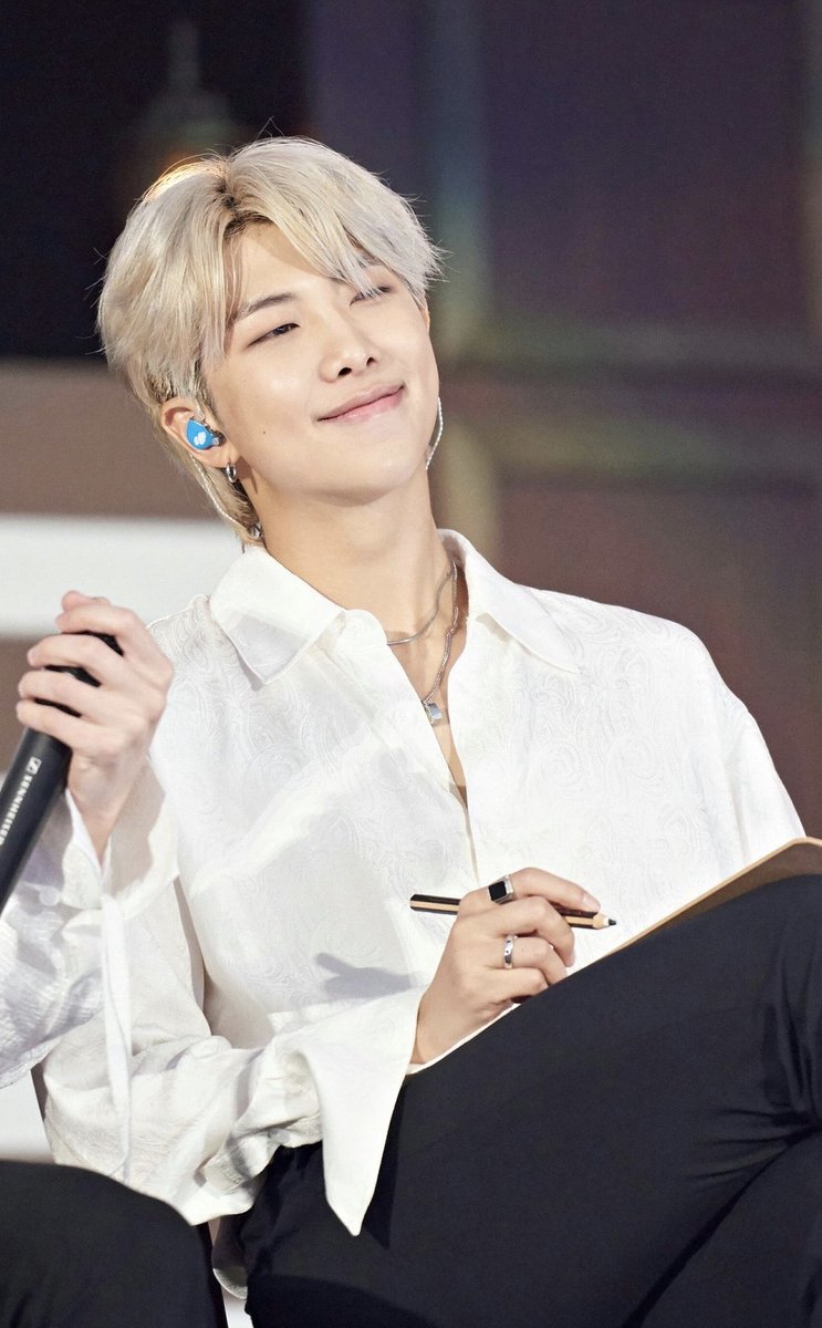 Loạt sao Kbiz đình đám xem phim 'đen': Trưởng nhóm BTS, SNSD, T-ara tò mò đến trùm cuối ngây thơ ai ngờ cũng sa đà - Ảnh 2 Loạt sao Kbiz đình đám xem phim 'đen': Trưởng nhóm BTS, SNSD, T-ara tò mò đến trùm cuối ngây thơ ai ngờ cũng sa đà - Ảnh 2