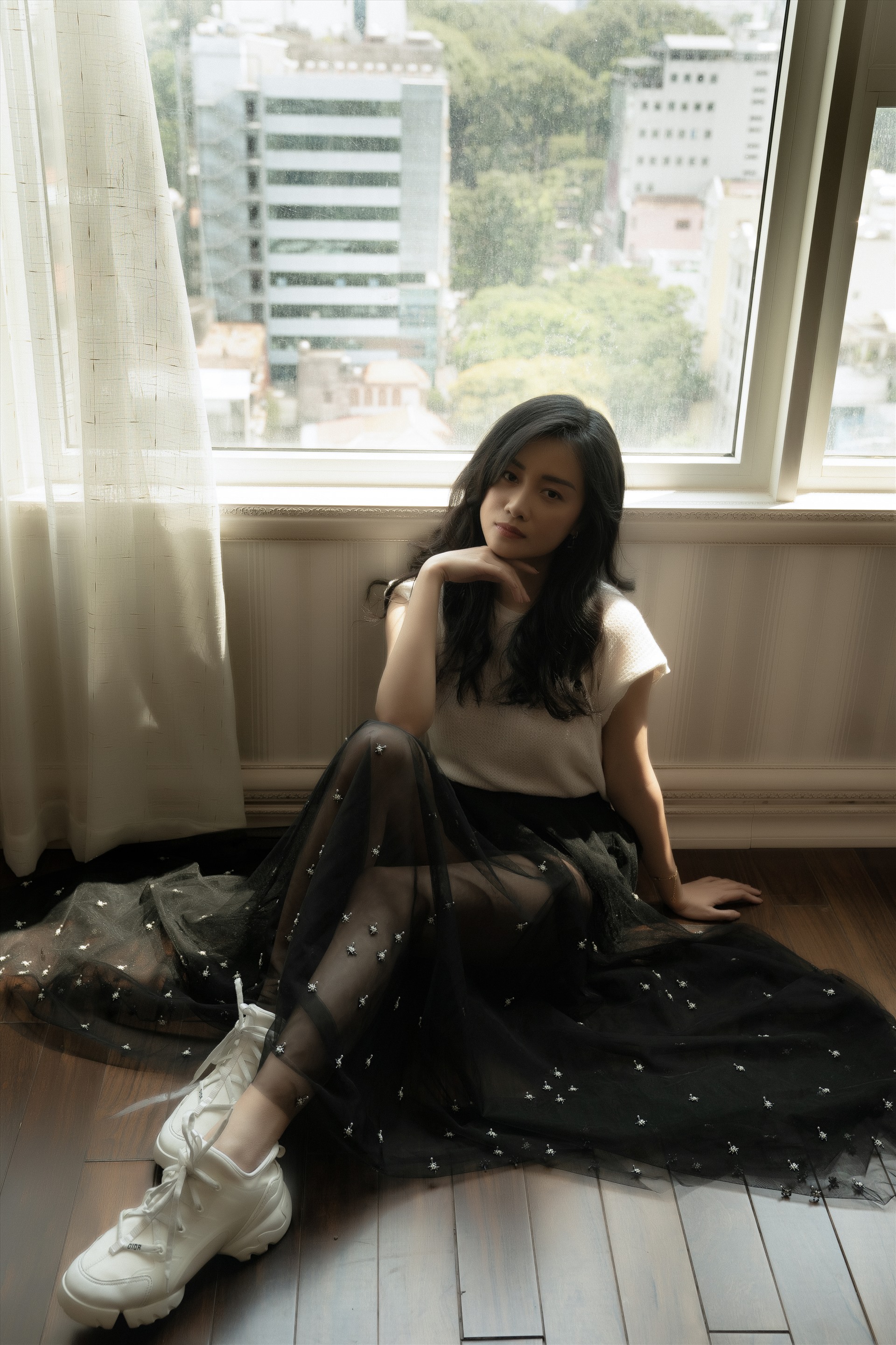 MC Quỳnh Chi tiết lộ bí mật khắt khe của của nhà đài VTV về trang phục - Ảnh 1