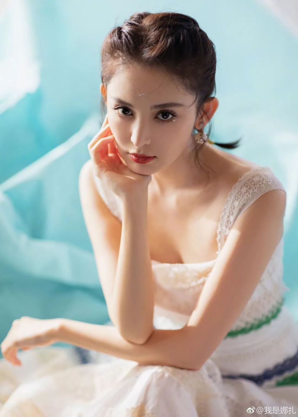 Cổ Lực Na Trát bị chê như bình hoa di động.